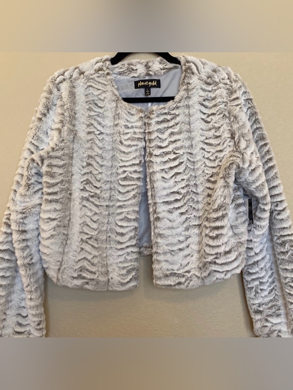 Planet Gold Faux Fur Cropped Jacket in Light Gray size S